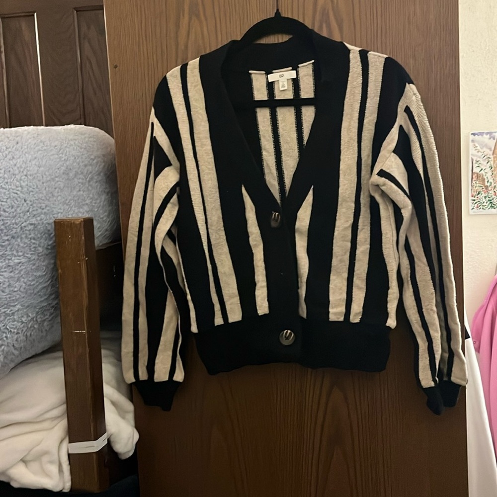 Women’s black and cream BP sweater